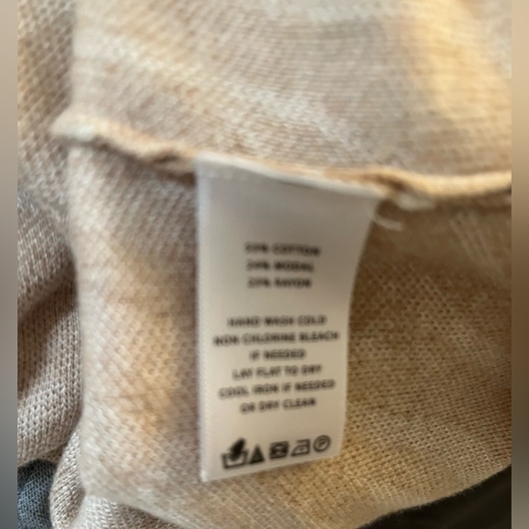 Animal print long sleeve sweater 3/20$ - Picture 5 of 5